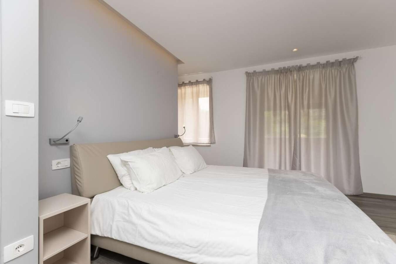 Villa Viscum In Central Istria For 8 Persons With Large Garden - Pet Friendly Pazin Exterior foto