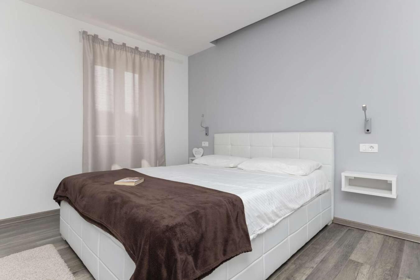 Villa Viscum In Central Istria For 8 Persons With Large Garden - Pet Friendly Pazin Exterior foto