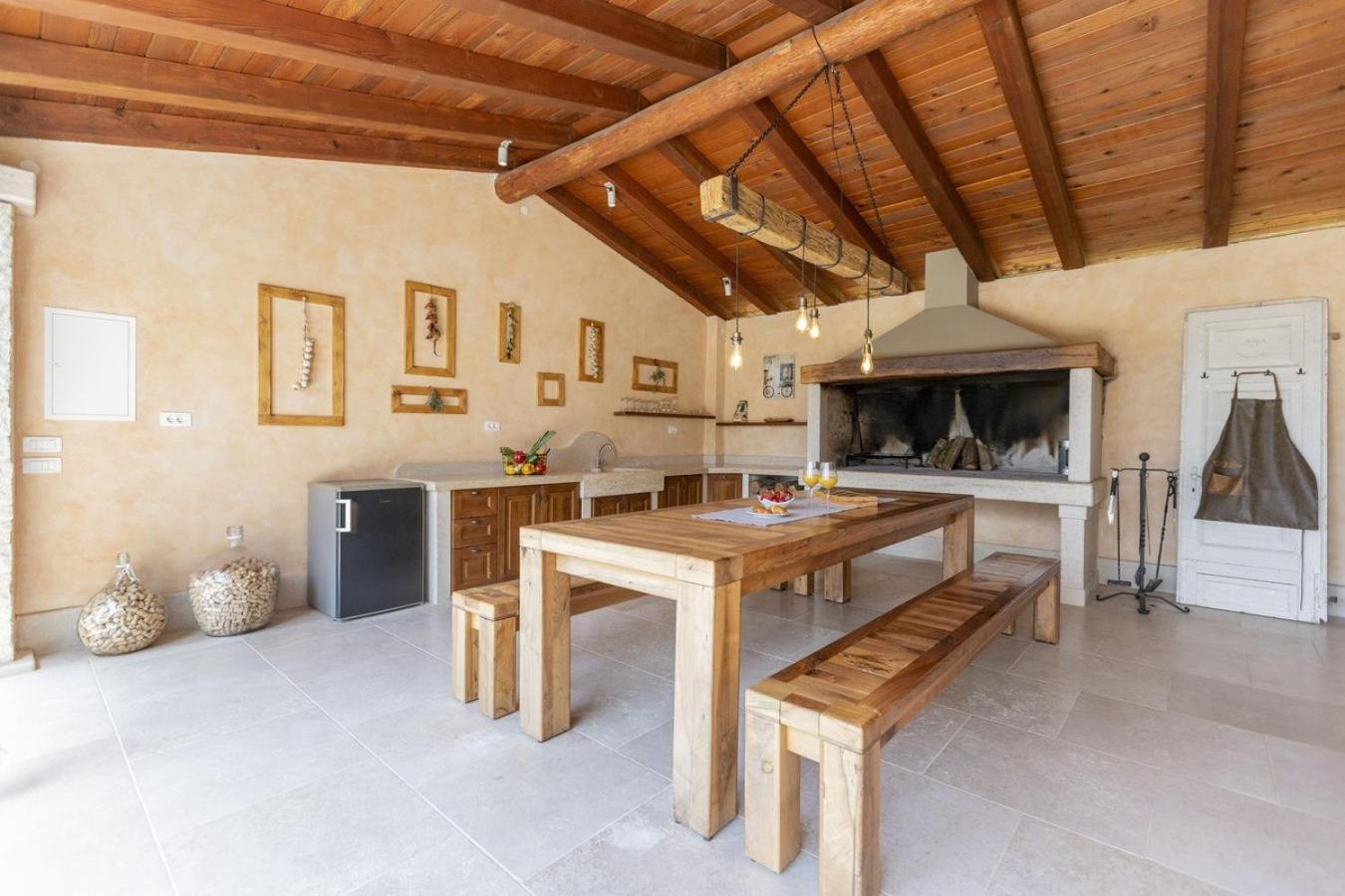 Villa Viscum In Central Istria For 8 Persons With Large Garden - Pet Friendly Pazin Exterior foto