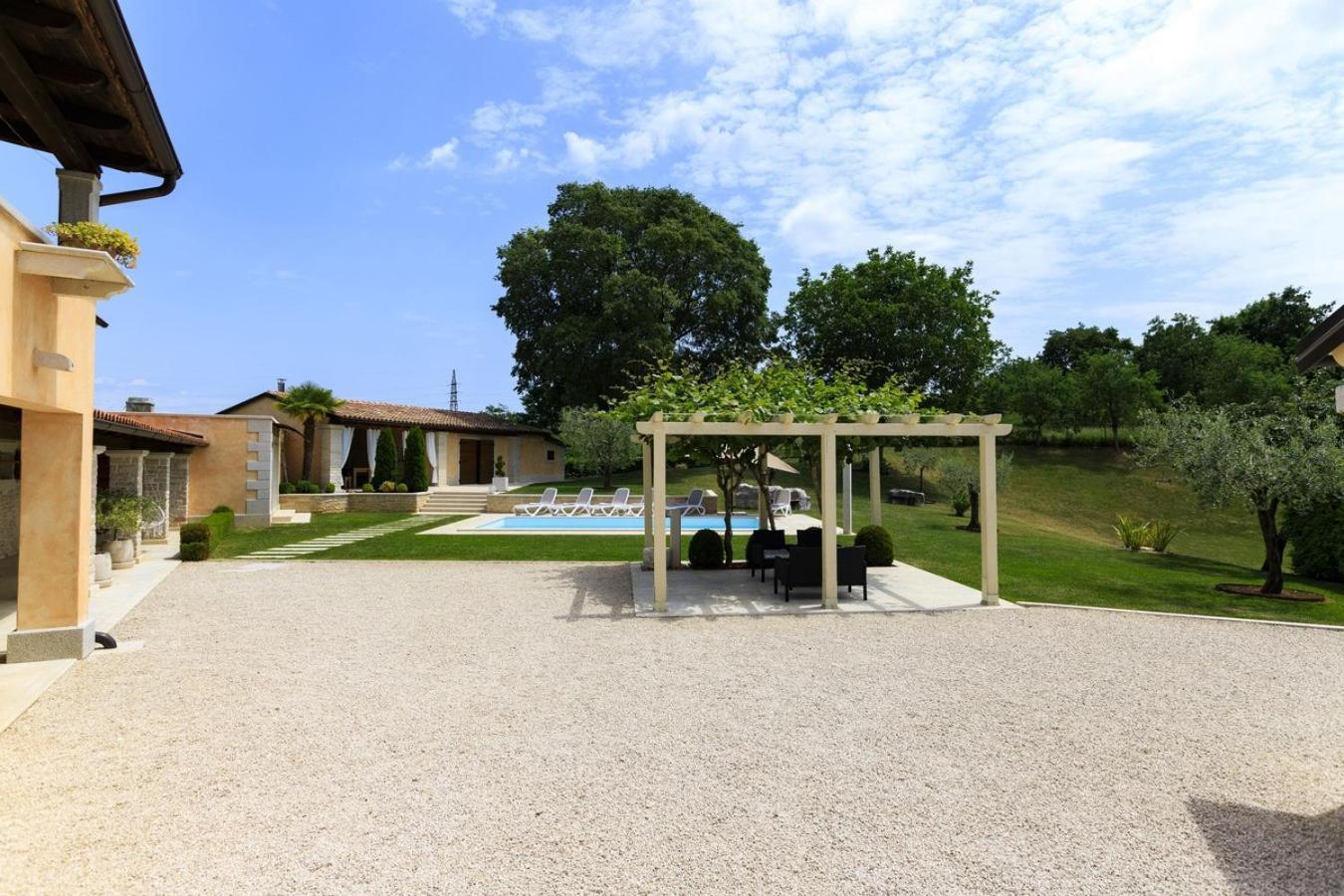 Villa Viscum In Central Istria For 8 Persons With Large Garden - Pet Friendly Pazin Exterior foto