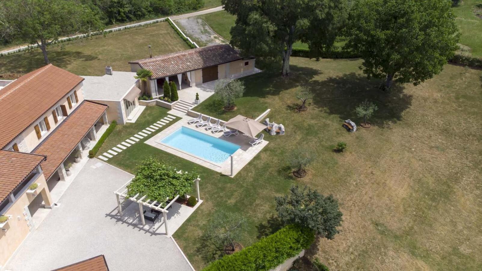 Villa Viscum In Central Istria For 8 Persons With Large Garden - Pet Friendly Pazin Exterior foto