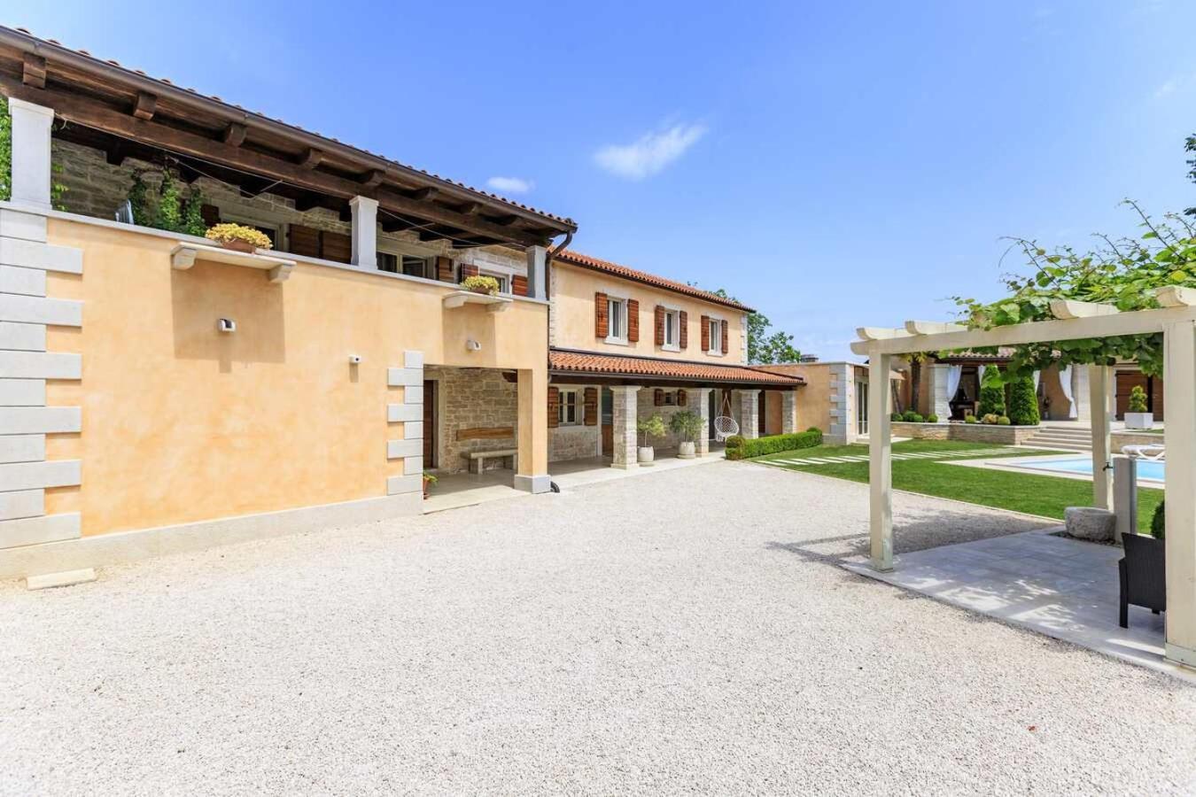 Villa Viscum In Central Istria For 8 Persons With Large Garden - Pet Friendly Pazin Exterior foto
