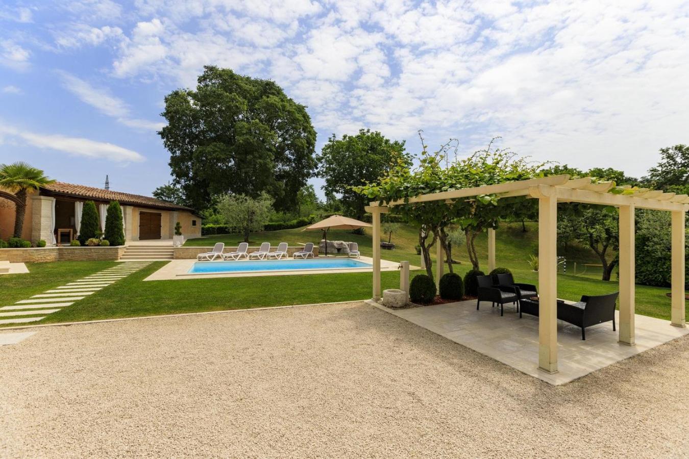 Villa Viscum In Central Istria For 8 Persons With Large Garden - Pet Friendly Pazin Exterior foto