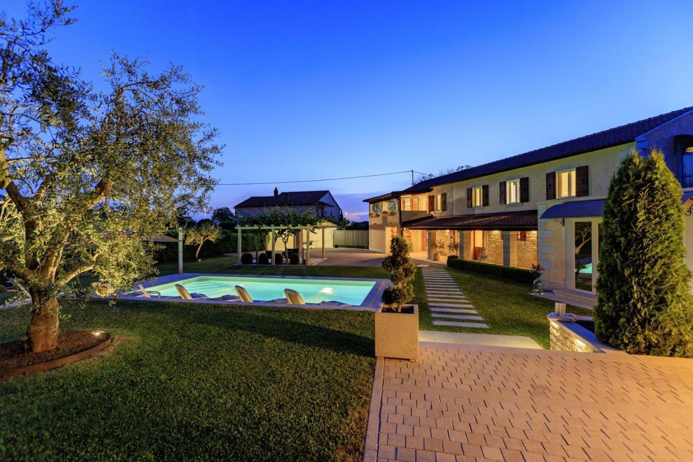 Villa Viscum In Central Istria For 8 Persons With Large Garden - Pet Friendly Pazin Exterior foto