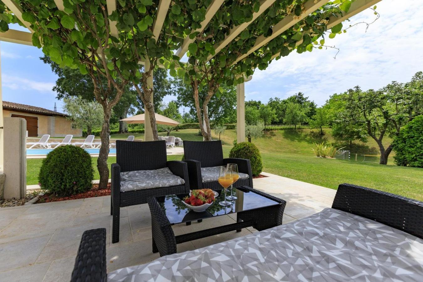 Villa Viscum In Central Istria For 8 Persons With Large Garden - Pet Friendly Pazin Exterior foto