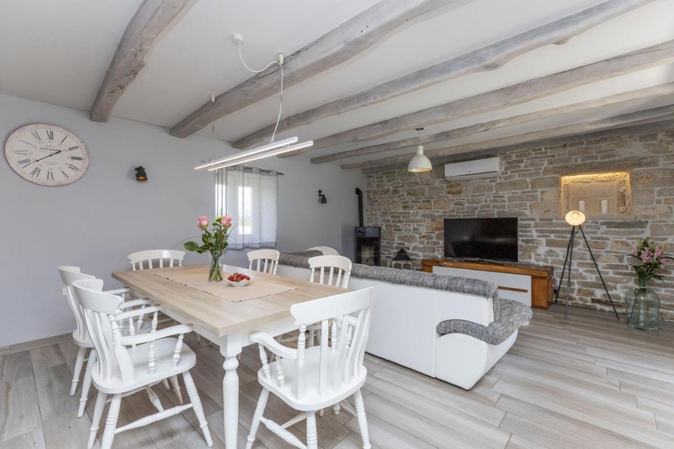 Villa Viscum In Central Istria For 8 Persons With Large Garden - Pet Friendly Pazin Exterior foto