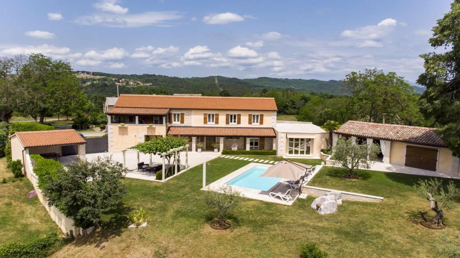 Villa Viscum In Central Istria For 8 Persons With Large Garden - Pet Friendly Pazin Exterior foto